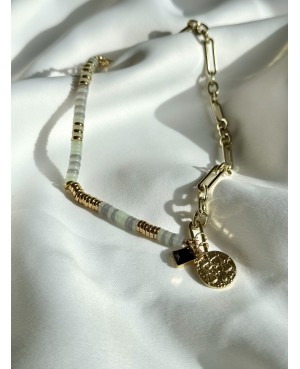 Necklace with natural...